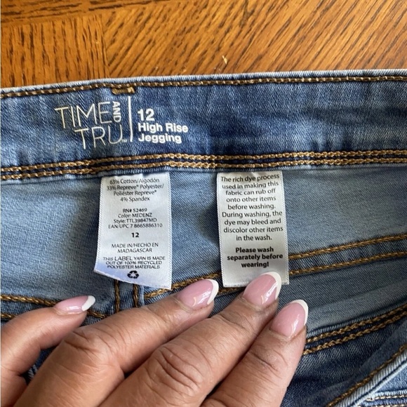 Time and Tru Women's Blue Jeggings, Size 12 - Picture 4 of 5